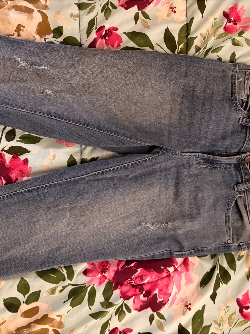 LC Lauren Conrad Light Blue Distressed Ankle Jeans